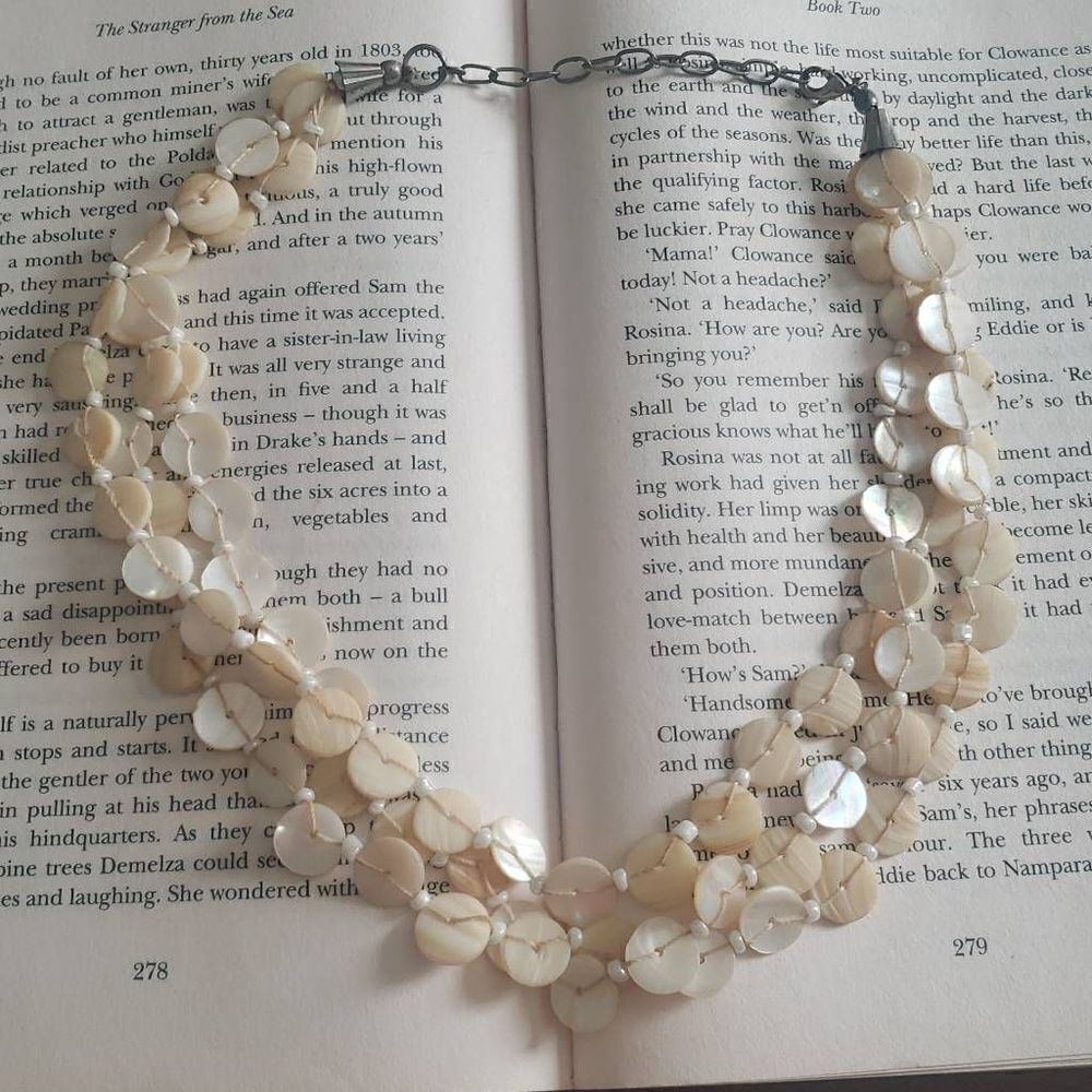 Vintage Shell Necklace‎